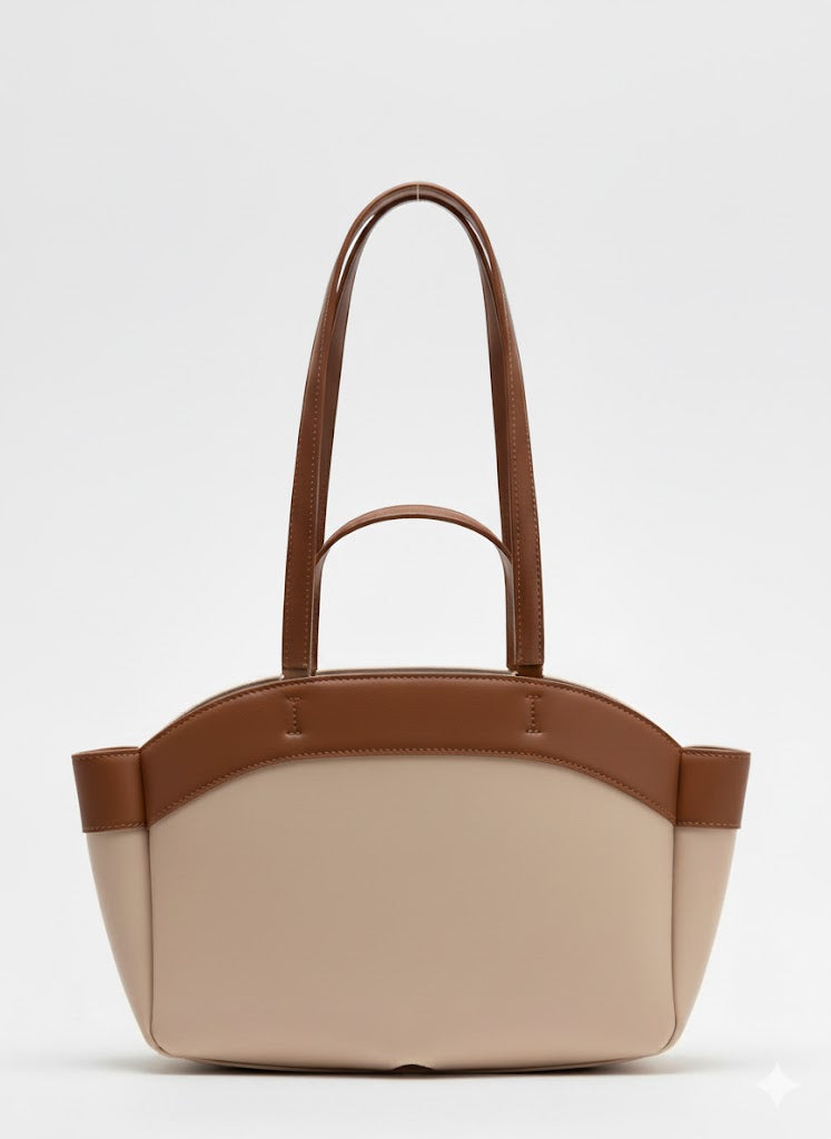 شنطة يد نسائية بتصميم عصري - جلد أصلي بلمسة مميزة - بيچ * جملى